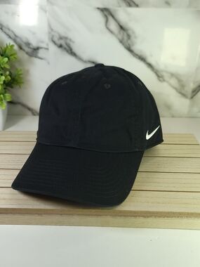 Nike Black Swoosh Baseball Cap Adjustable Plain Black Hat.